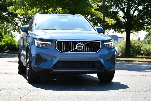 2024 Volvo XC40 B5 Core
