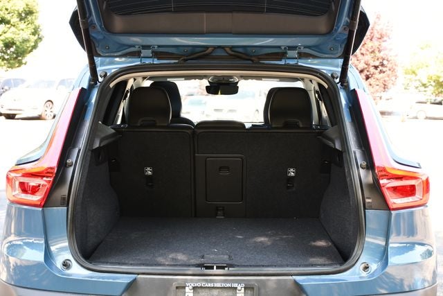2024 Volvo XC40 B5 Core