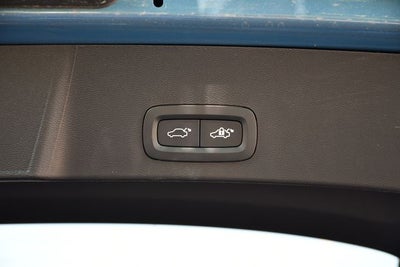 2024 Volvo XC40 B5 Core