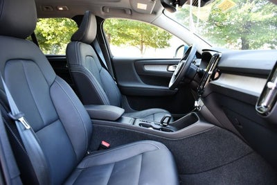 2024 Volvo XC40 B5 Core