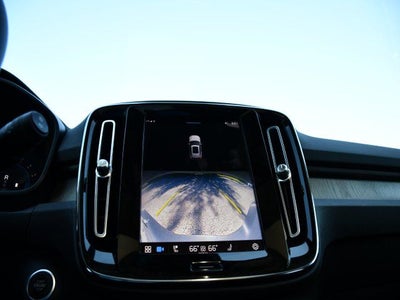 2023 Volvo XC40 B5 Plus Bright Theme