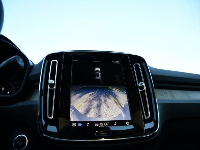 2023 Volvo XC40 B5 Plus Bright Theme
