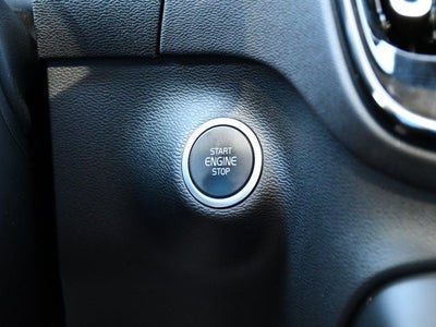 2023 Volvo XC40 B5 Plus Bright Theme