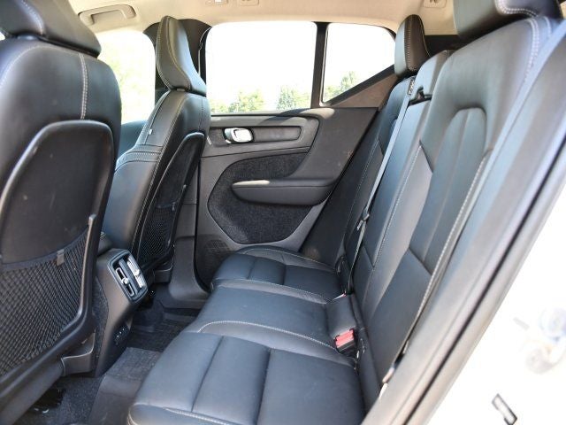 2023 Volvo XC40 B5 Plus Bright Theme