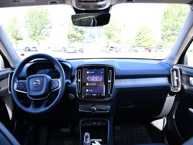 2023 Volvo XC40 B5 Plus Bright Theme