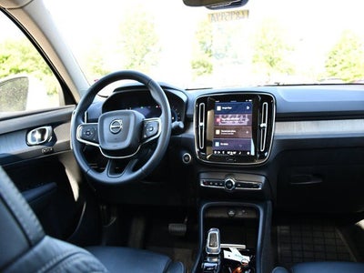 2023 Volvo XC40 B5 Plus Bright Theme