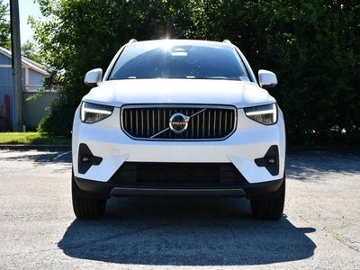 2023 Volvo XC40 B5 Plus Bright Theme