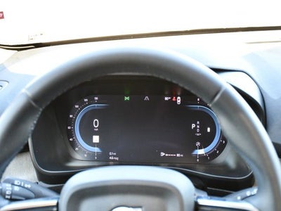 2023 Volvo XC40 B5 Plus Bright Theme
