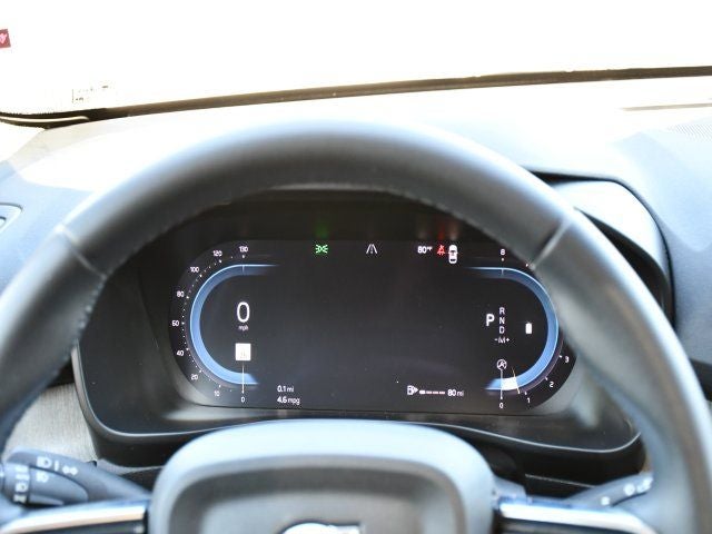 2023 Volvo XC40 B5 Plus Bright Theme