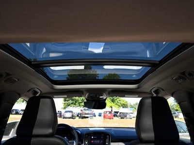 2023 Volvo XC40 B5 Plus Bright Theme