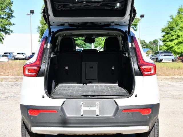 2023 Volvo XC40 B5 Plus Bright Theme