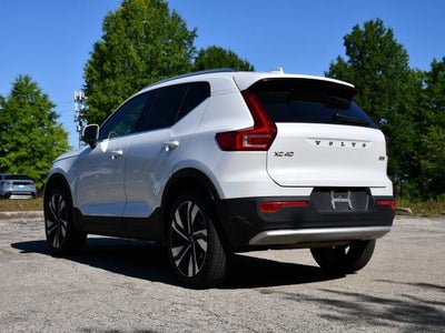 2023 Volvo XC40 B5 Plus Bright Theme