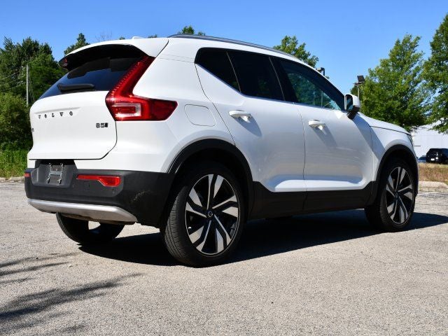 2023 Volvo XC40 B5 Plus Bright Theme