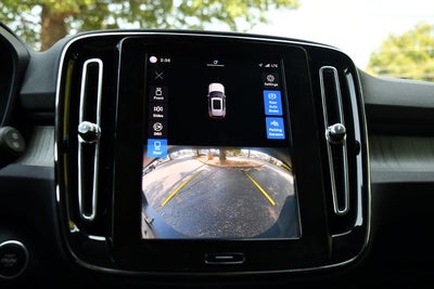 2023 Volvo XC40 B5 Plus Bright Theme