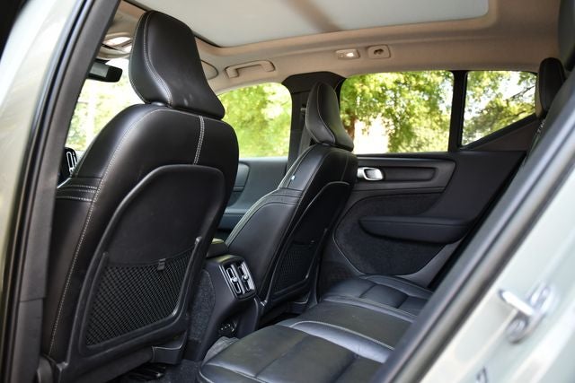 2023 Volvo XC40 B5 Plus Bright Theme