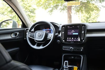 2023 Volvo XC40 B5 Plus Bright Theme