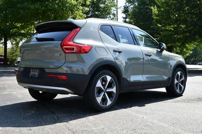 2023 Volvo XC40 B5 Plus Bright Theme