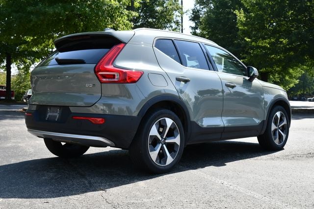 2023 Volvo XC40 B5 Plus Bright Theme