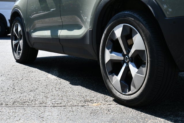 2023 Volvo XC40 B5 Plus Bright Theme