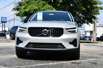 2023 Volvo XC40 B5 Plus Dark Theme