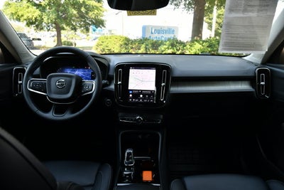 2023 Volvo XC40 B5 Plus Dark Theme