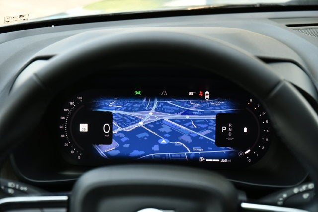 2023 Volvo XC40 B5 Plus Dark Theme