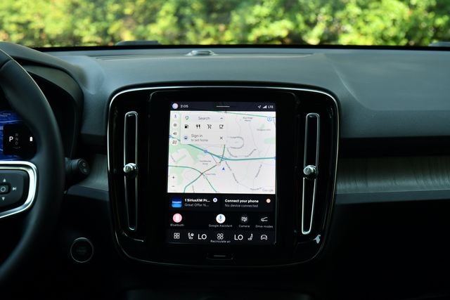 2023 Volvo XC40 B5 Plus Dark Theme