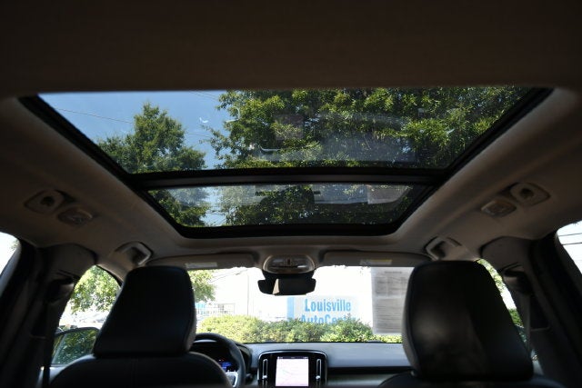 2023 Volvo XC40 B5 Plus Dark Theme