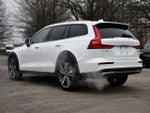 2025 Volvo V60 Cross Country B5 Plus