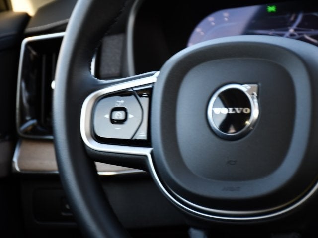 2025 Volvo XC90 B5 Plus 2025.5