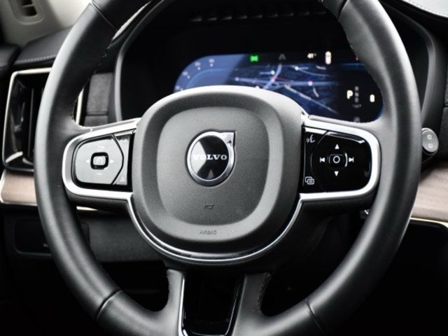 2025 Volvo XC90 B5 Plus 2025.5