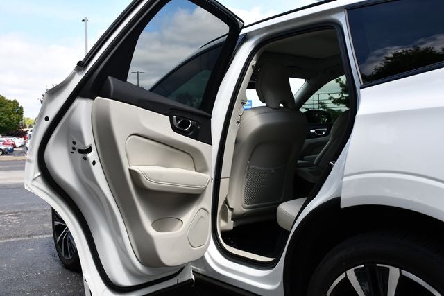 2025 Volvo XC60 B5 Plus