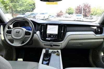 2025 Volvo XC60 B5 Plus