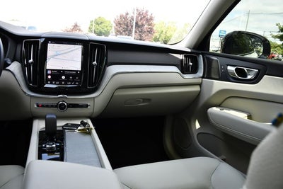 2025 Volvo XC60 B5 Plus