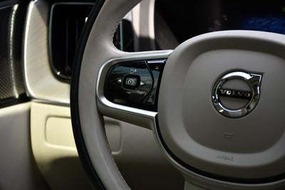 2025 Volvo XC60 B5 Plus