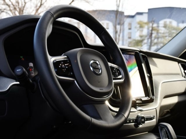 2025 Volvo XC60 B5 Plus