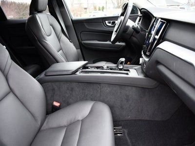 2025 Volvo XC60 B5 Plus