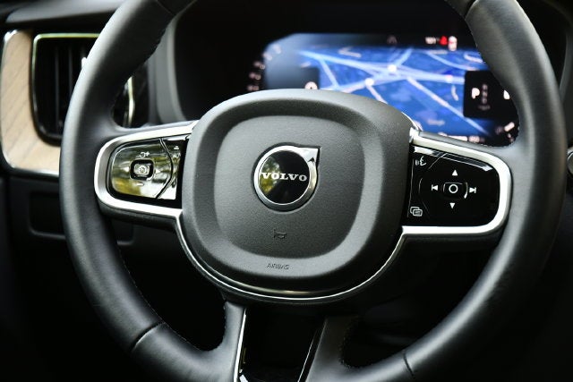2026 Volvo XC60 B5 Plus