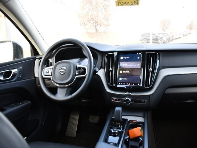 2025 Volvo XC60 B5 Plus