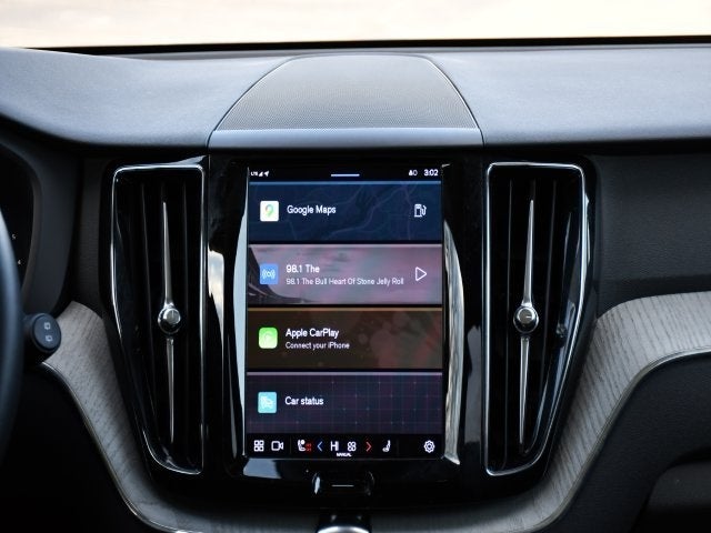 2025 Volvo XC60 B5 Plus