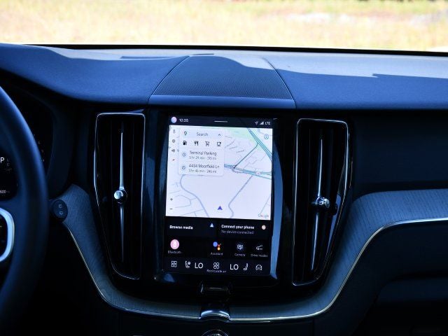 2025 Volvo XC60 B5 Plus