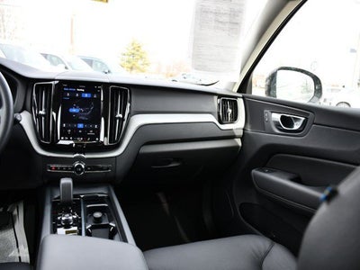 2025 Volvo XC60 B5 Plus