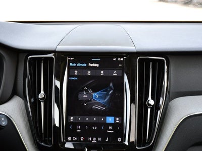 2025 Volvo XC60 B5 Plus