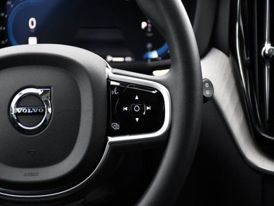 2025 Volvo XC60 B5 Plus