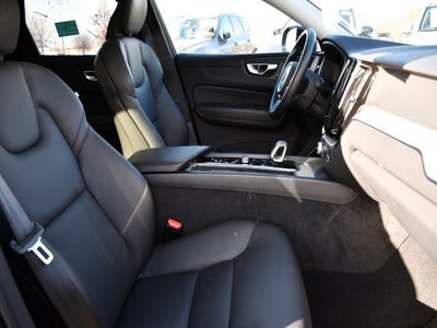 2025 Volvo XC60 B5 Plus