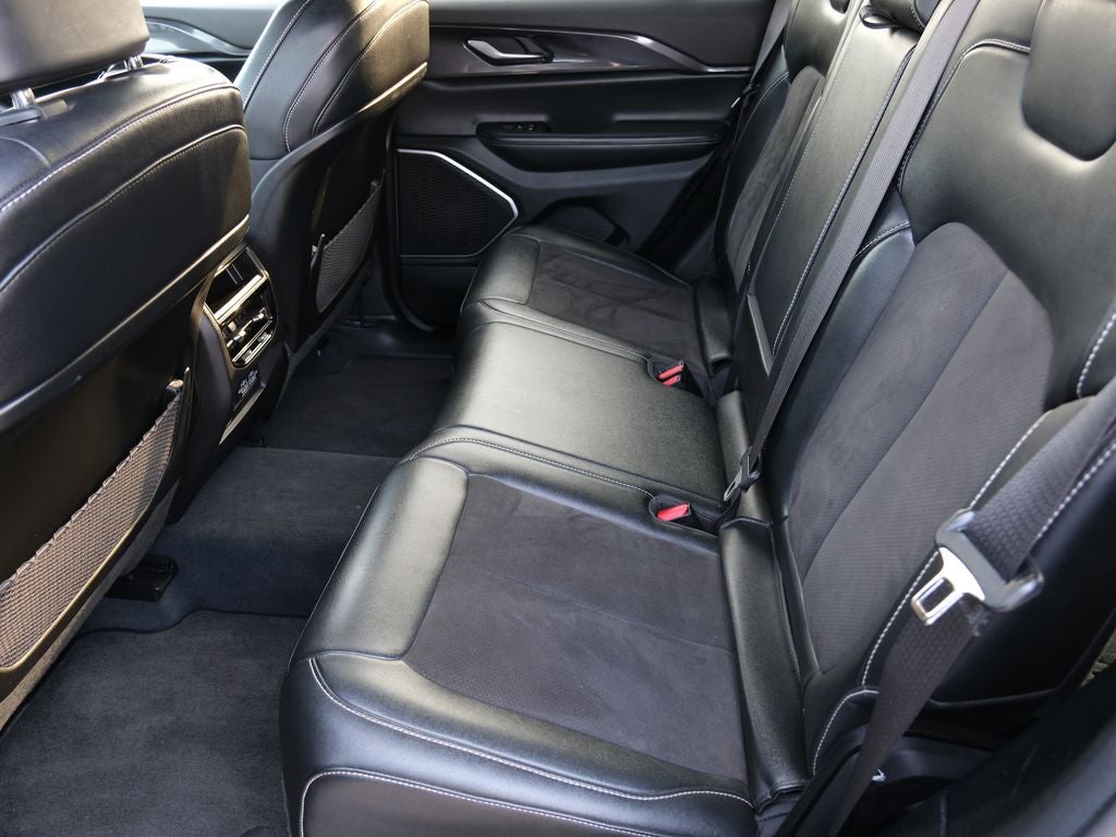 2022 Jeep Grand Cherokee Altitude