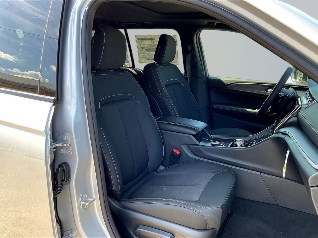 2026 Jeep Grand Cherokee Laredo X