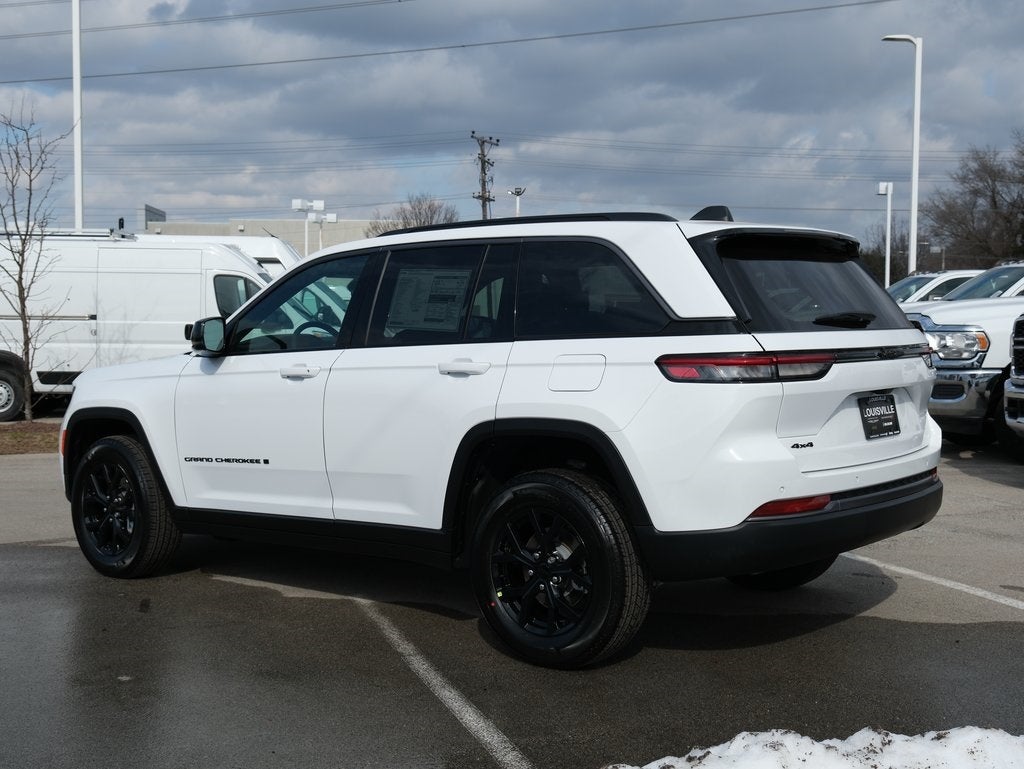 2026 Jeep Grand Cherokee Laredo Altitude