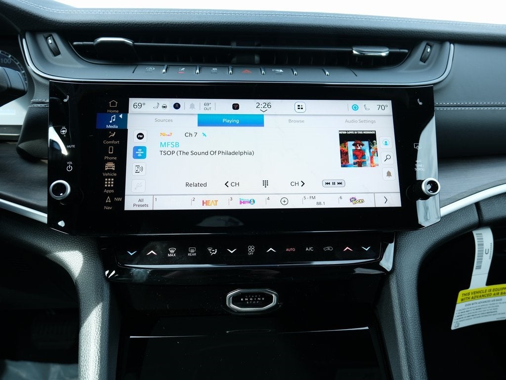 2026 Jeep Grand Cherokee Laredo Altitude