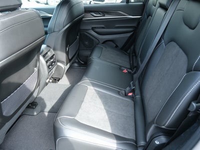 2026 Jeep Grand Cherokee Laredo Altitude